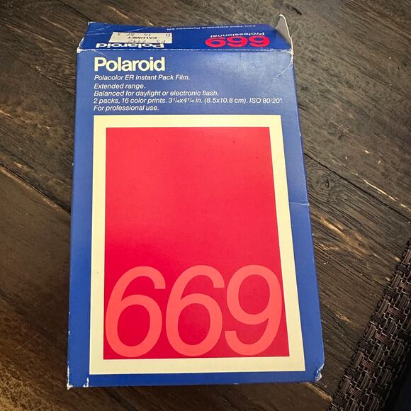 Polaroid 669 Polacolor ER Instant Pack Film 2 Packs Expired 1988 - Picture 1 of 6
